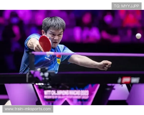 卢卡·乌兰多青年时期崭露头角，闪耀足坛未来之星