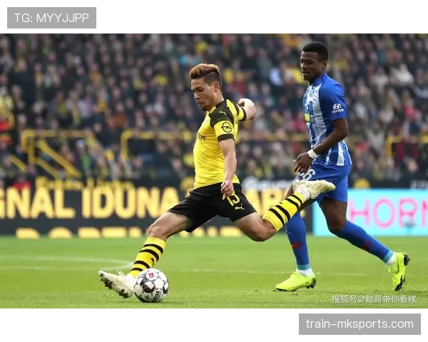 多特蒙德防守问题反复出现,稳定性面临考验 多特蒙德防守问题反复出现,稳定性面临考验