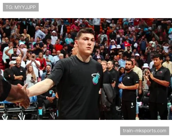 希罗无球跑动撕裂对手换防 三分效率较上季提升